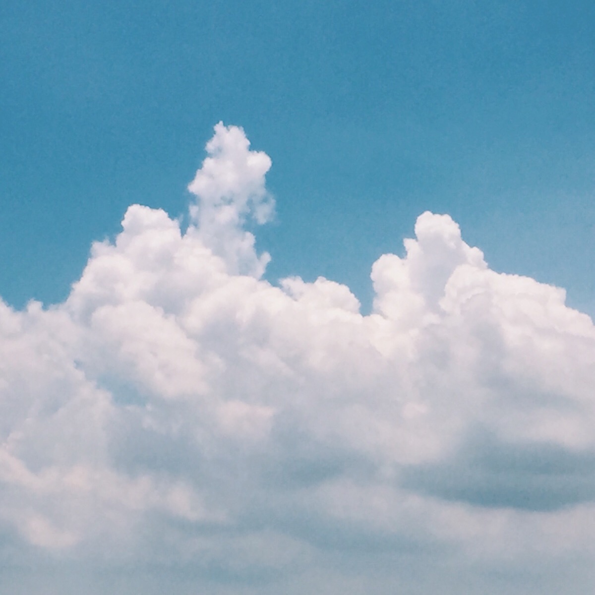 微信朋友圈背景图云朵图片