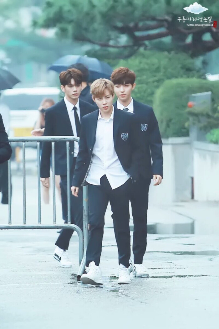 wannaone 河成云