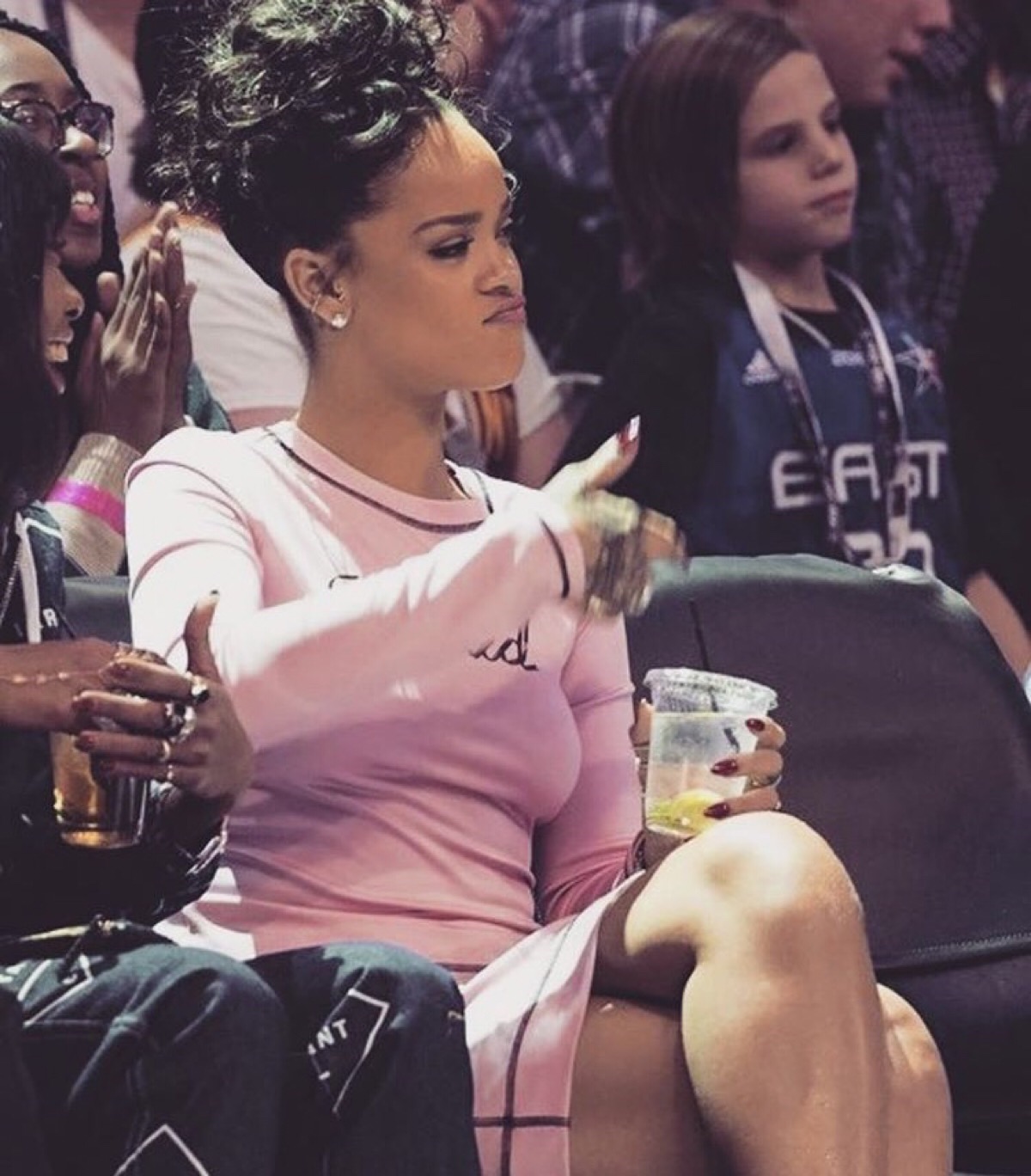 rihanna/来自ins自截/日日出街!