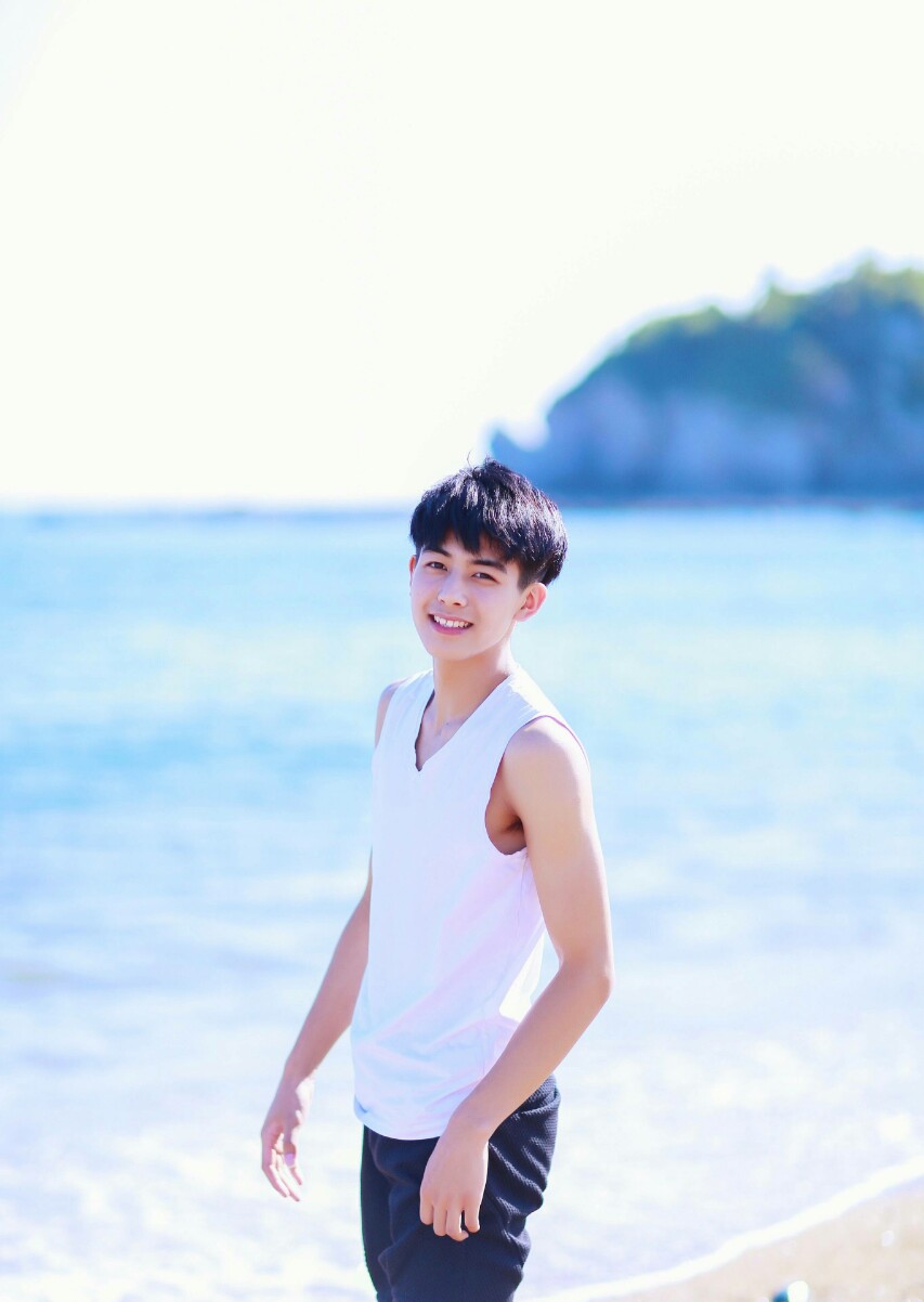 宋威龙,男头
