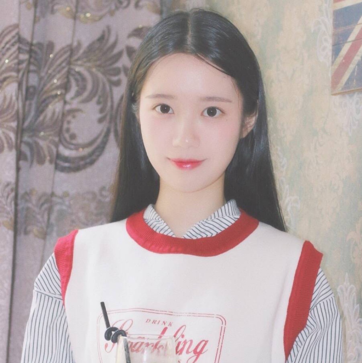 韩系 女生 欧美 半身 唯美 遮脸 镜子照 中式风 安静 可爱 卖萌 个性