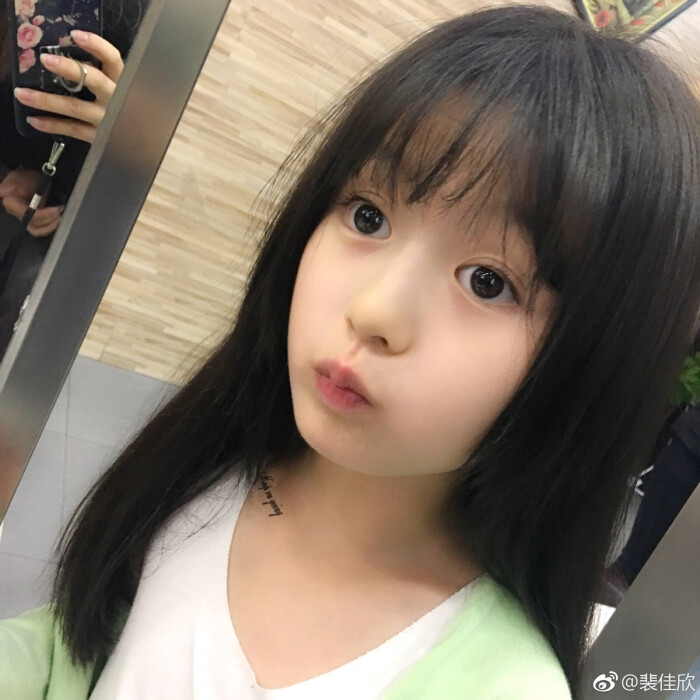 2017年8月9日 1:01   关注  裴佳欣 小萝莉 头像 萌娃 女生 评论
