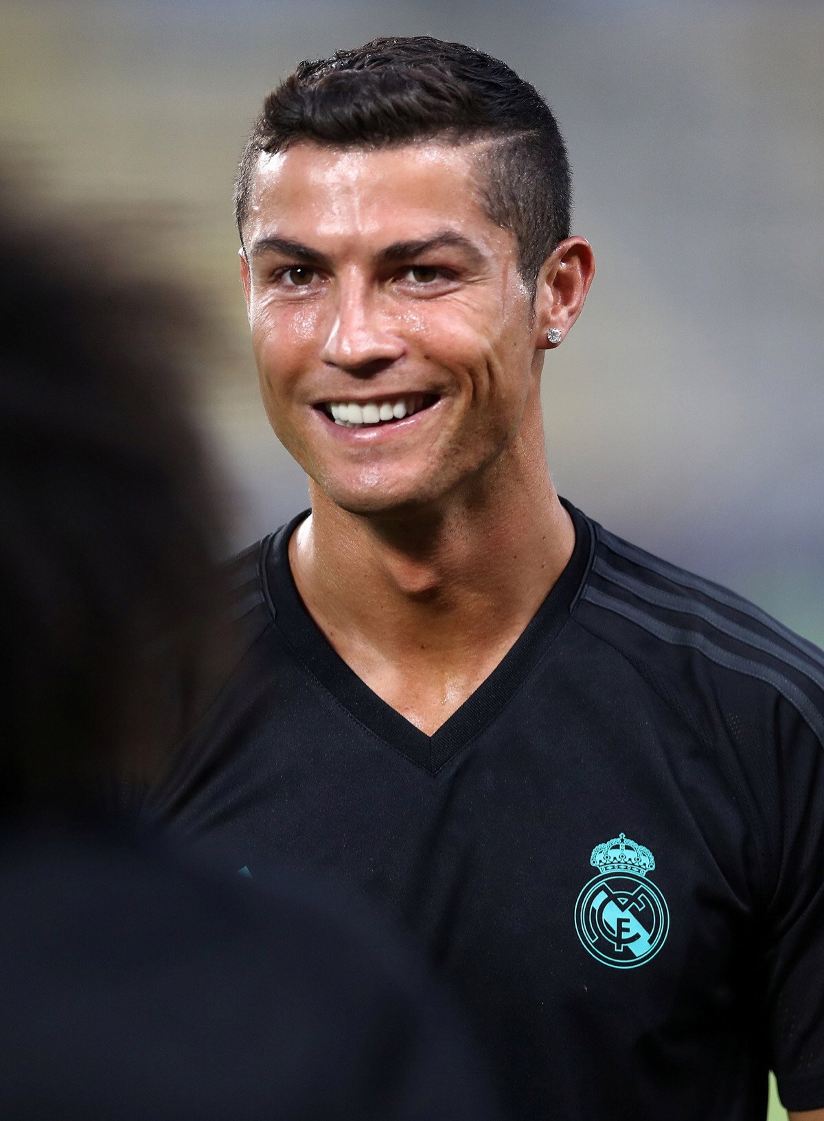 c罗一笑,世界明媚哈哈