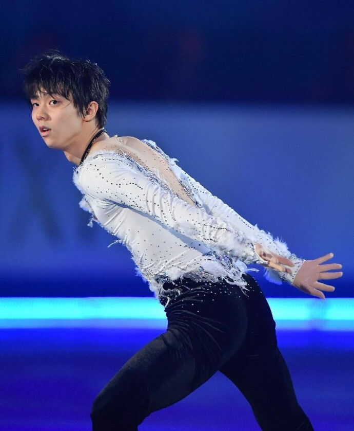 羽生结弦##羽生结弦##图片# 20170423wtt羽生结弦表演滑新闻图(三)