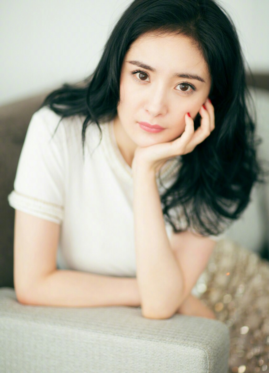 杨幂,1986年9月12日出生于北京市,华语影视女演员,流行乐歌手,影视