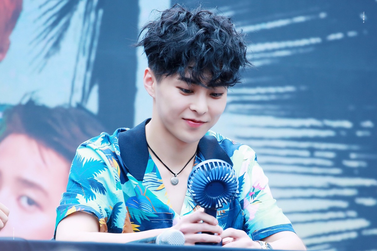 exo 四辑 kokobop 高清 壁纸 新村签售 xiumin