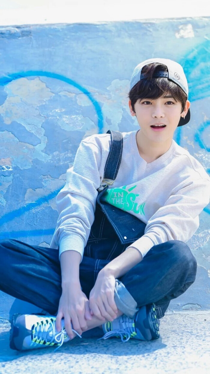 侯明昊 