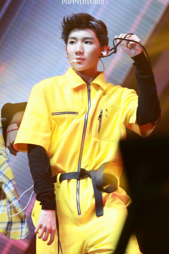 王源#tfboys 四周年南京演唱会 高清 帅气