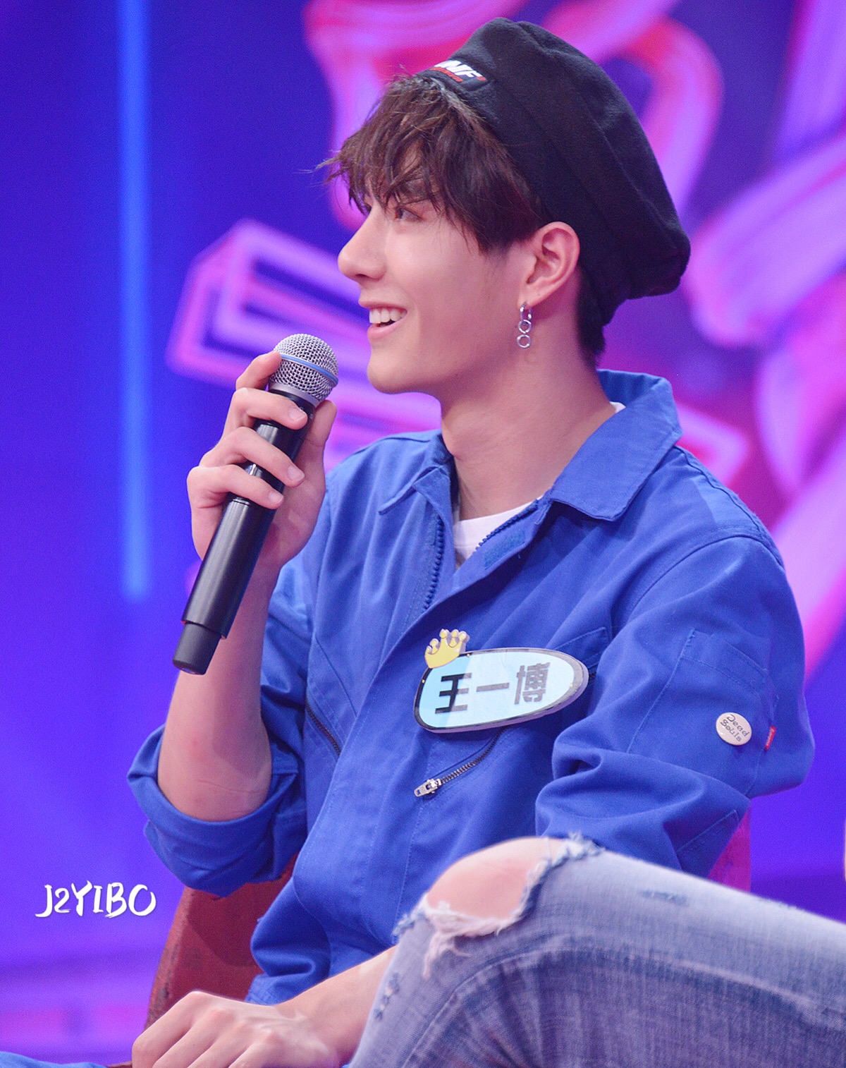 170822 无与伦比的发布会 录制#uniq王一博#王一博翟至味 cr:logo