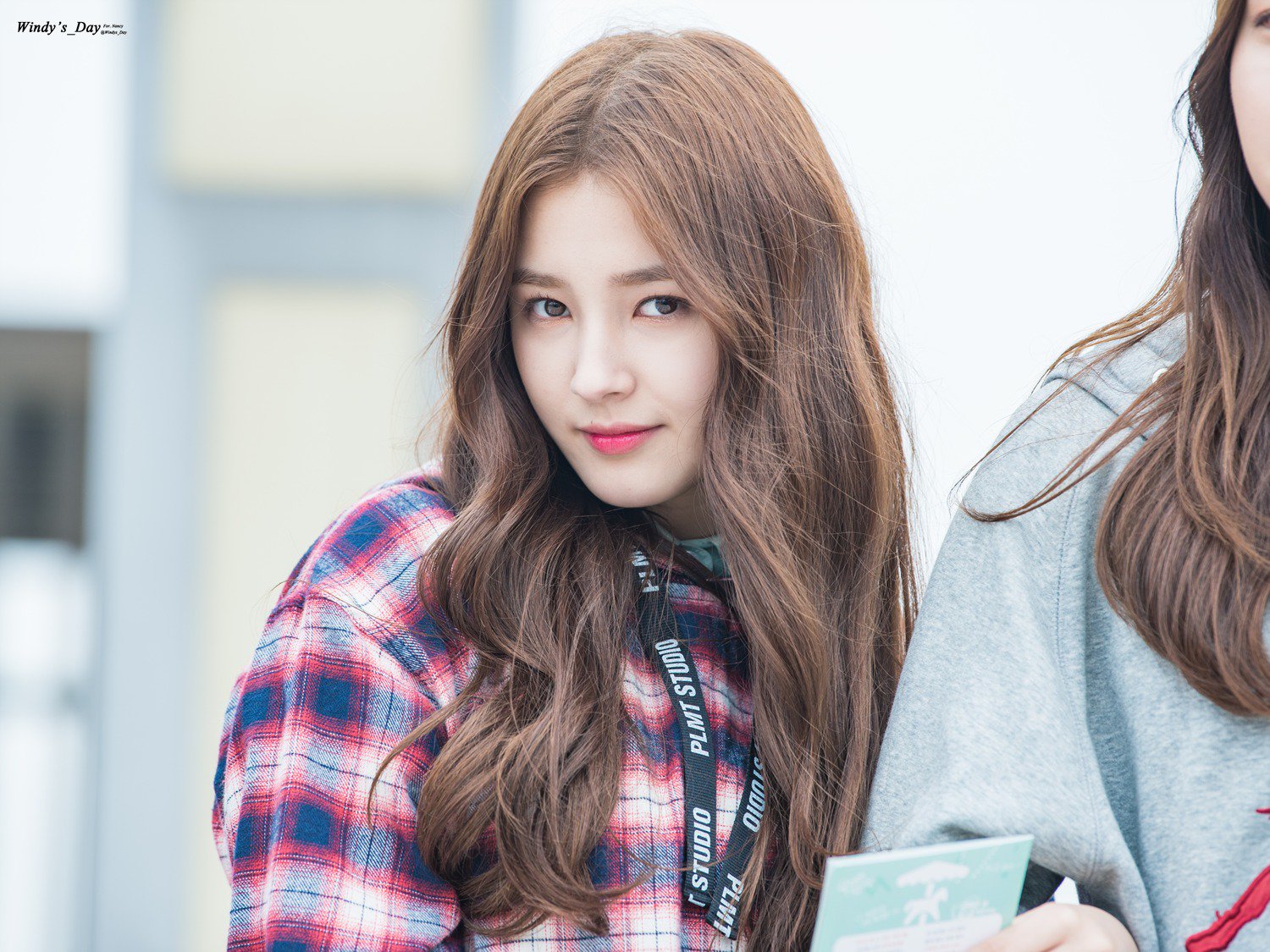 momoland 李承利 nancy