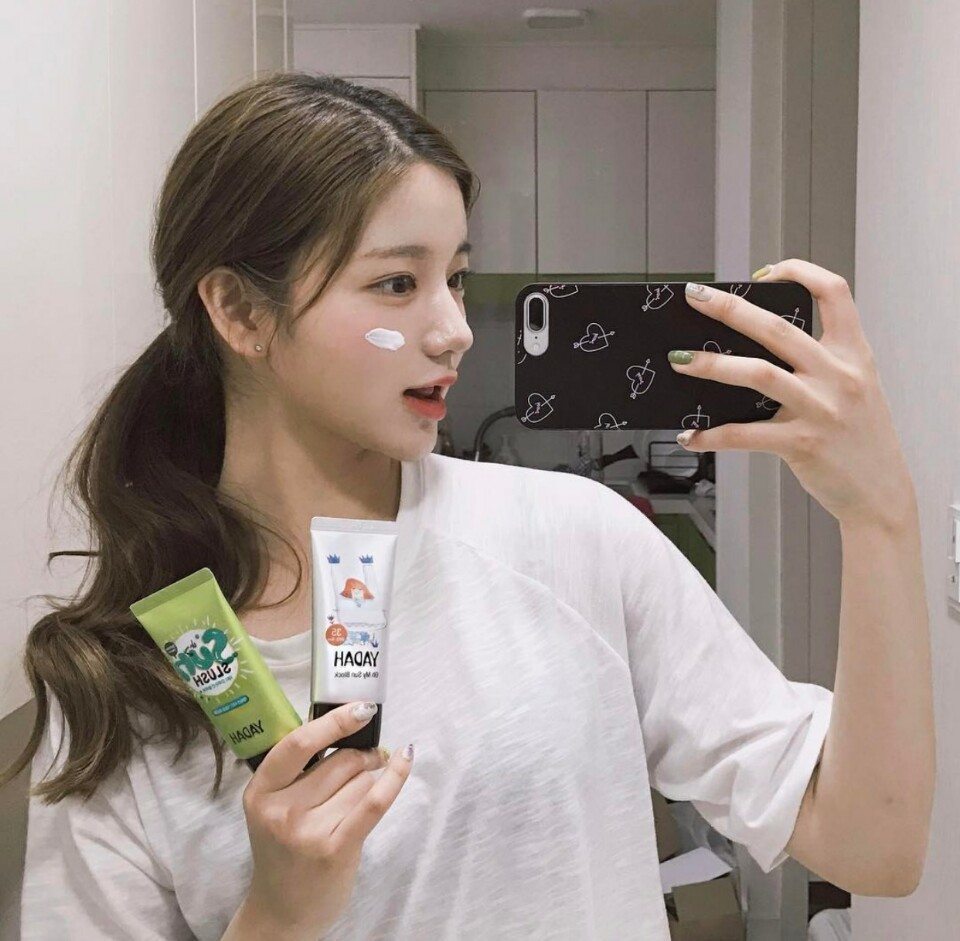 头像网红手机控美女韩范日系白色