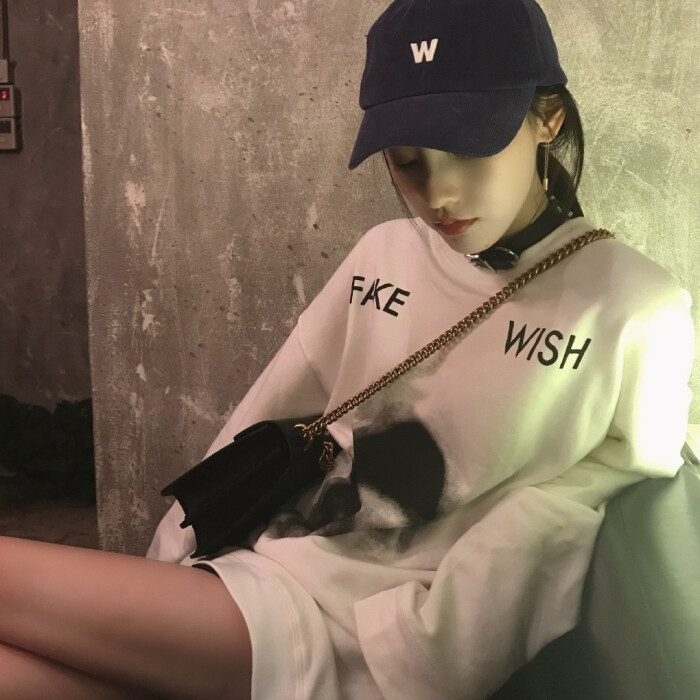 【毘湿婆】:女生头像.御姐.黑白头像.个性.欧美头像.酷劲.韩范头像.