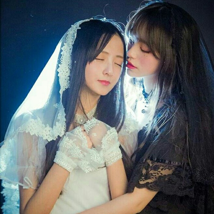 同框真人闺蜜头像 落泪前转身