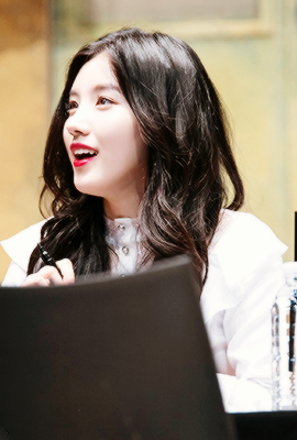 朴施妍,我说了勿抱,您就别抱了,脸您还是自己留着吧,我这儿不收二皮脸