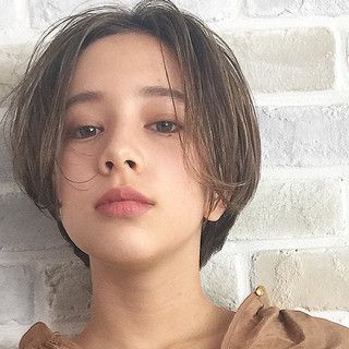 女生帅气短发韩式中分图片