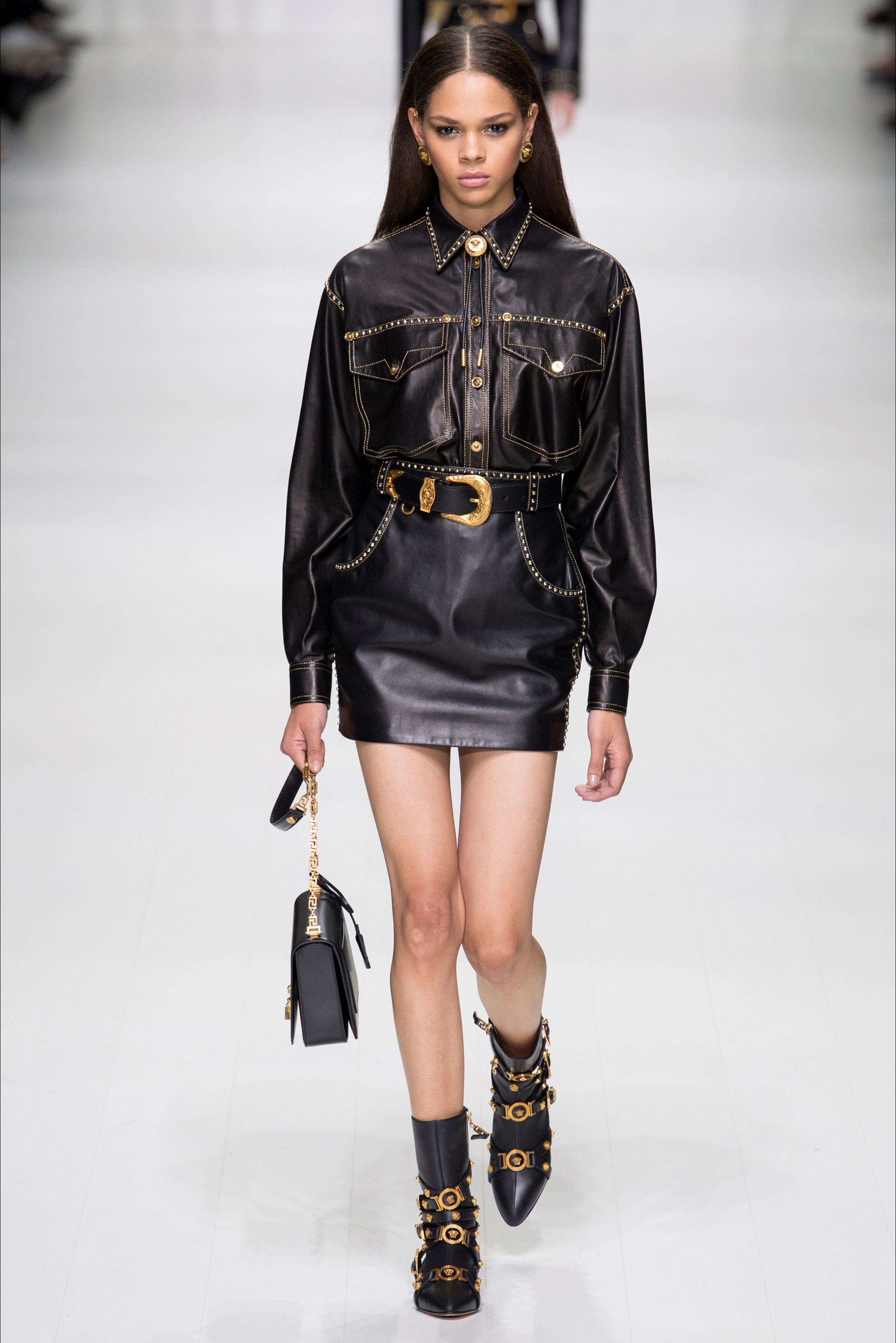 versace 范思哲 于米兰时装周发布2018春夏高级成衣系列