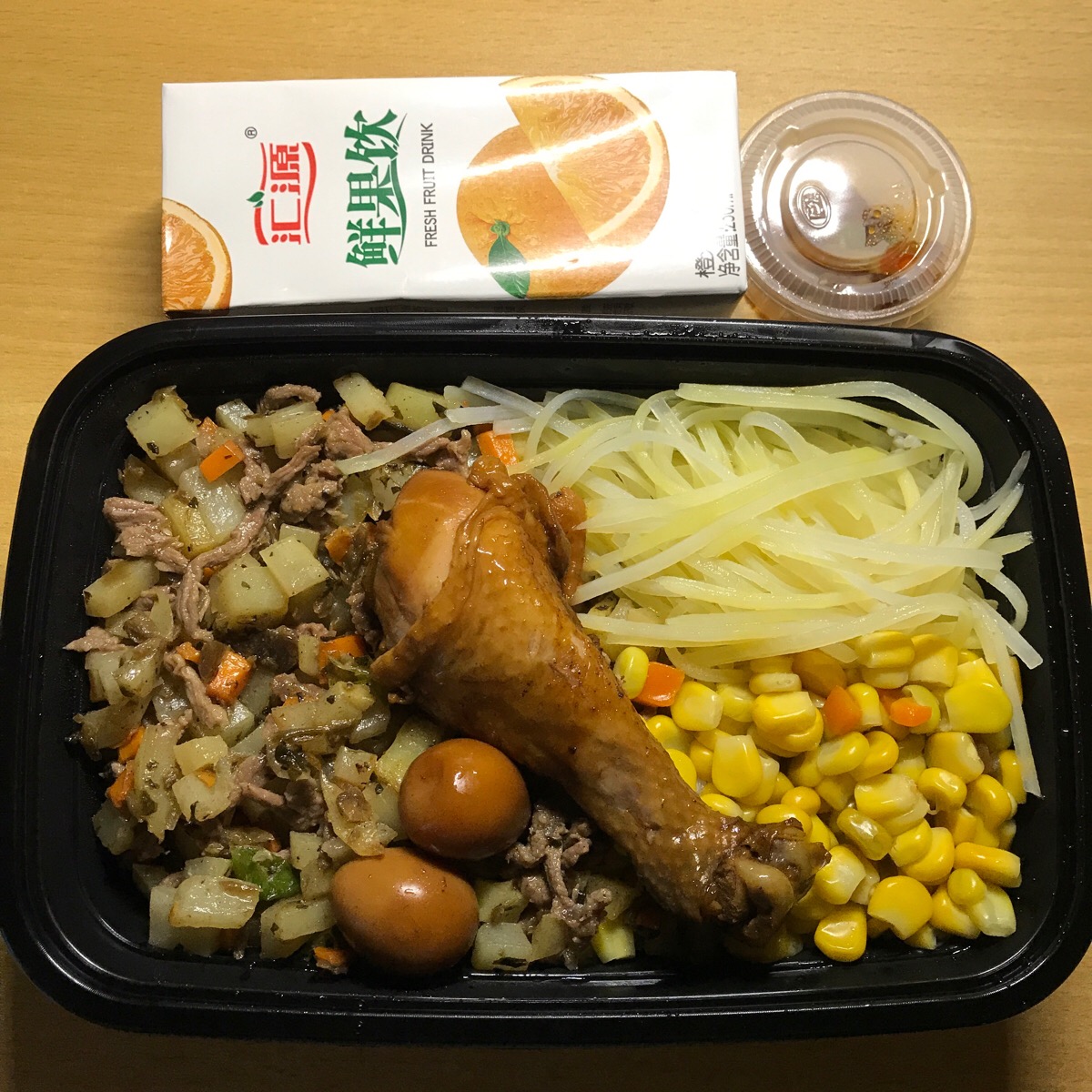 牛肉饭. 量很足的一家外卖!加了玉米超级好吃!