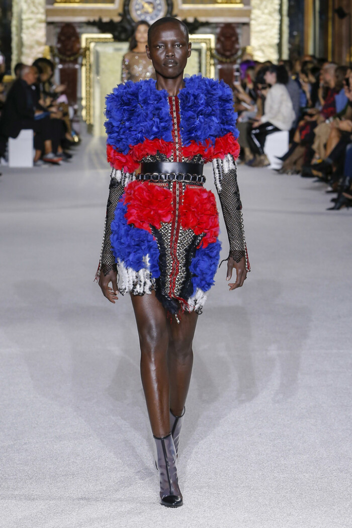 法国时尚品牌 balmain 2018 春夏高级成衣 本季系列以