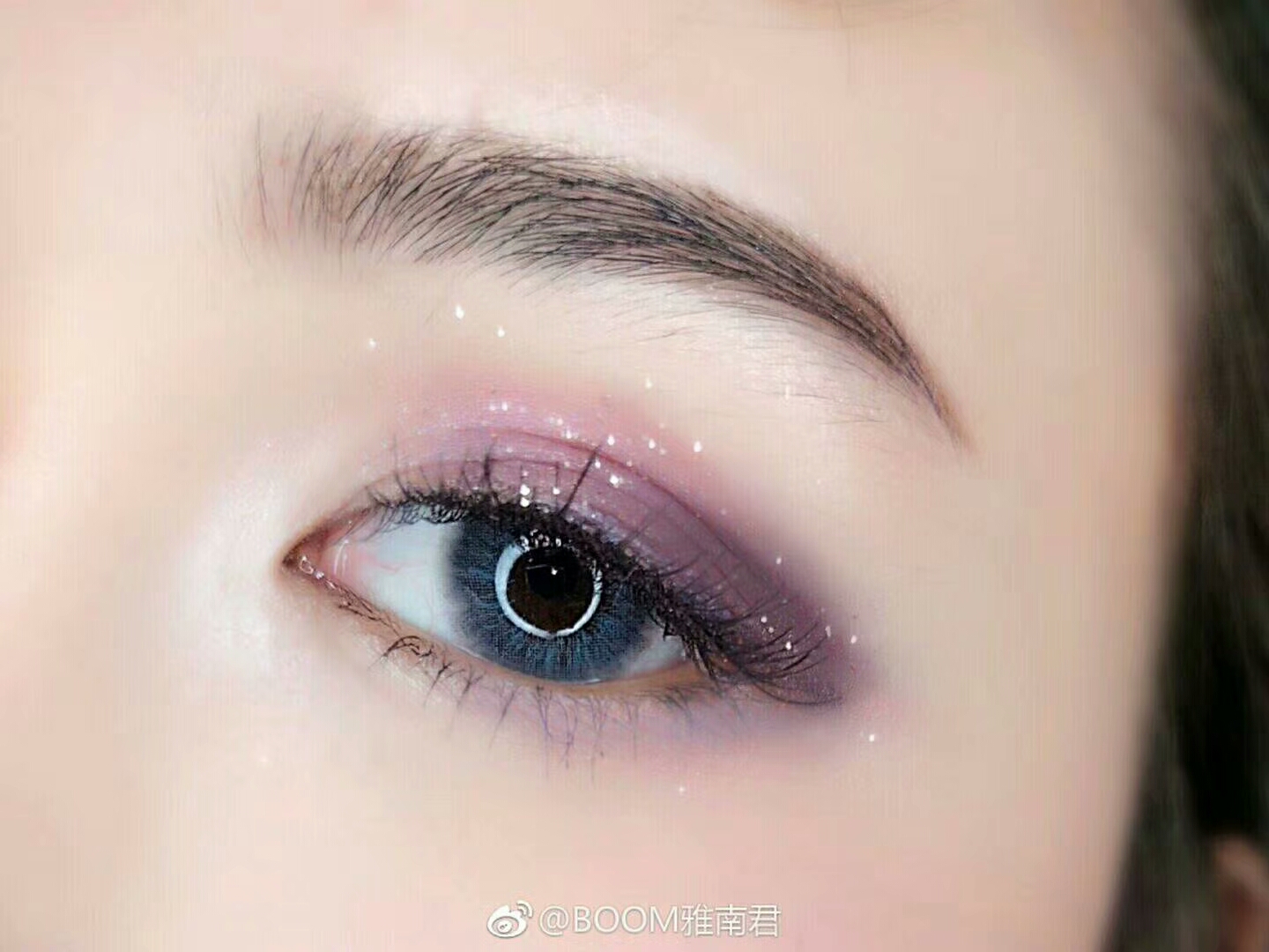 梅子色的眼影