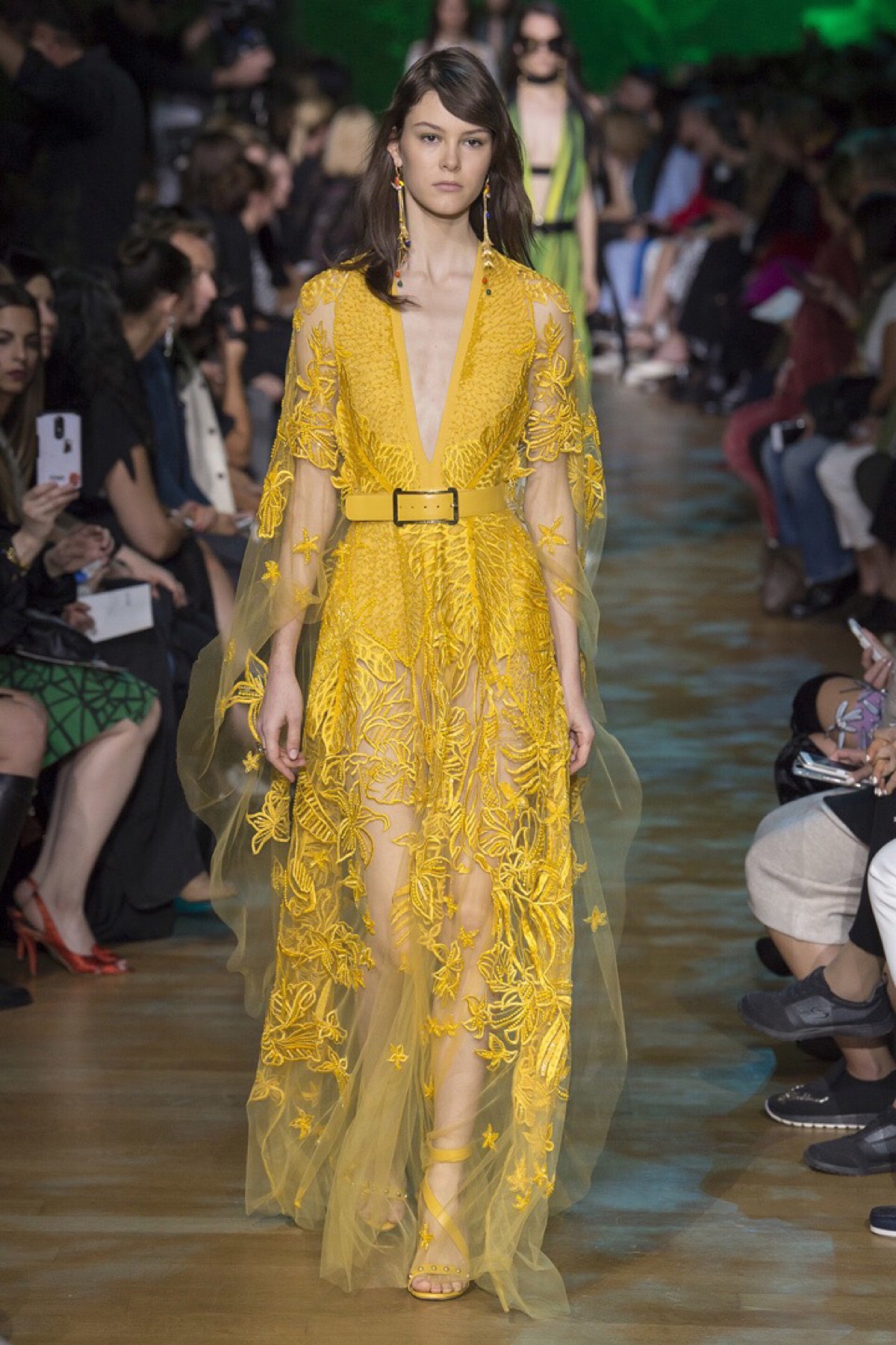 elie saab(艾莉·萨博)于巴黎时装周发布2018春夏系列时装秀