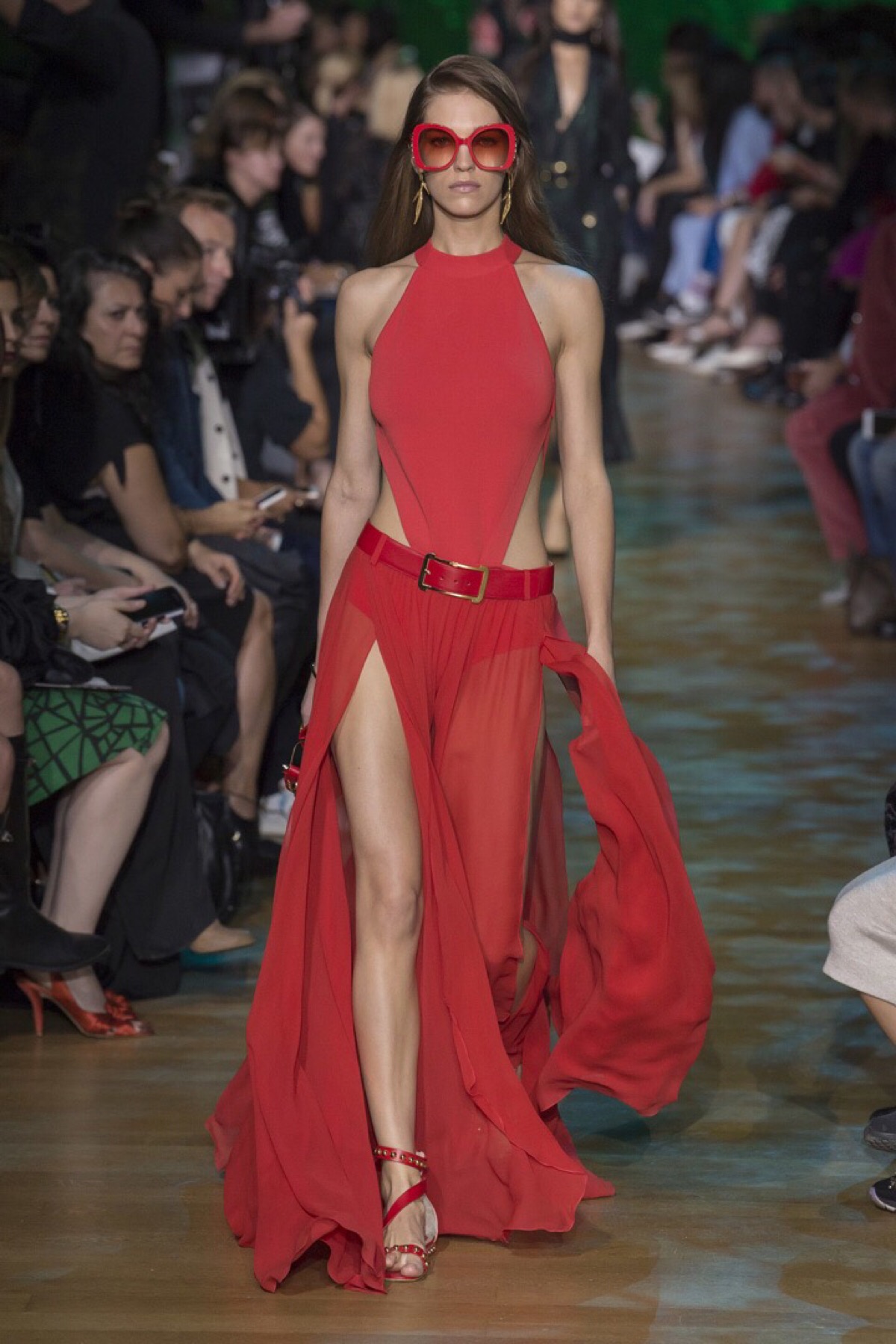 elie saab(艾莉·萨博)于巴黎时装周发布2018春夏系列时装秀