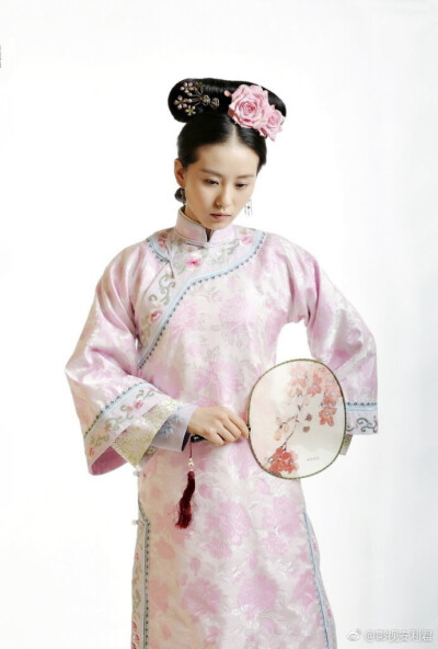 《步步惊心》中刘诗诗若曦清宫服饰,作为一部高评价精品古装剧服装
