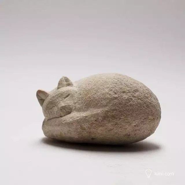 日本雕刻家 masanori sugisaki (スギサキ雕刻工房)利用天然鹅卵石