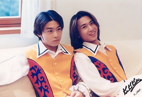 成员为堂本光一及堂本刚,于1993年8月6日组成.1997年7月21日正式出道.