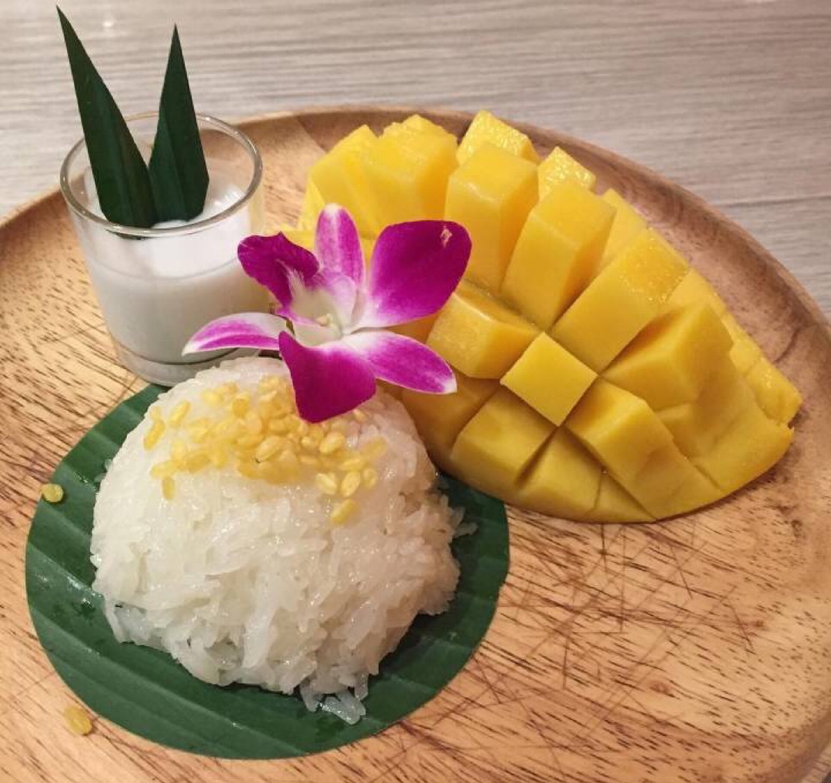 泰国传统甜点芒果糯米饭