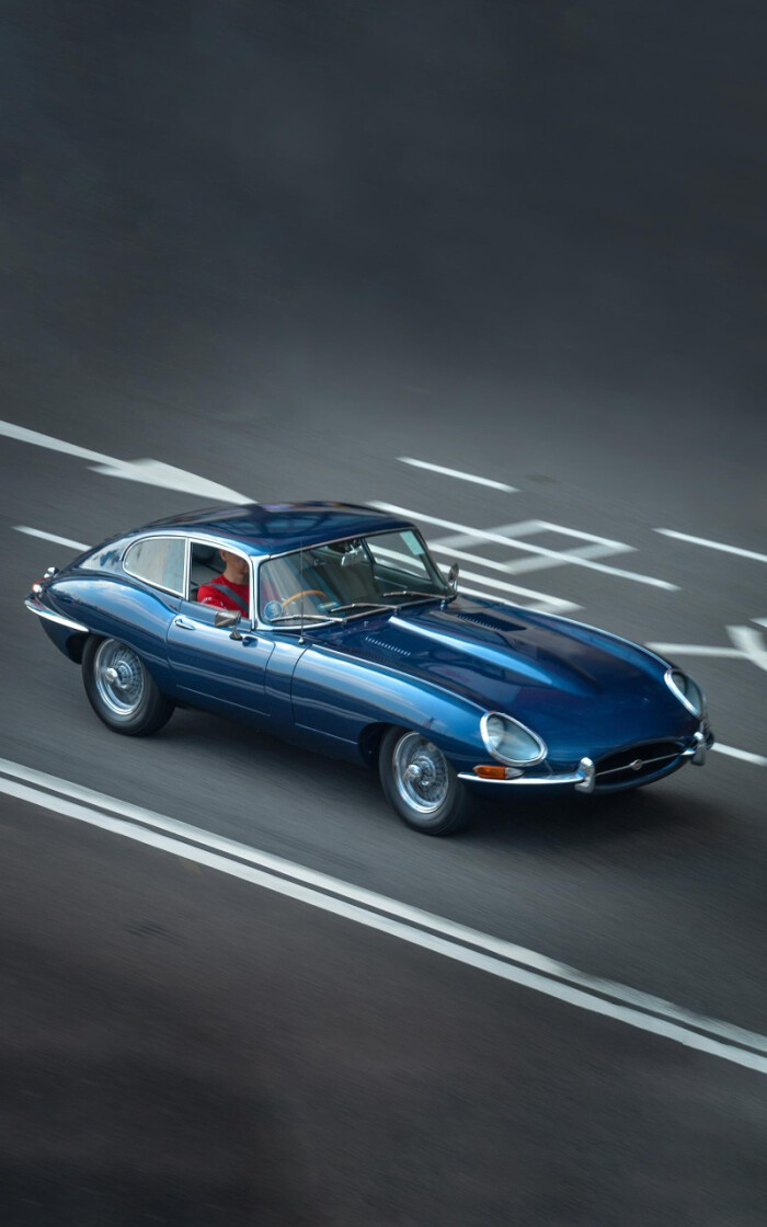 捷豹e-type-01—华为杂志锁屏捷豹e-type,外观造型优雅简洁,前脸抿嘴