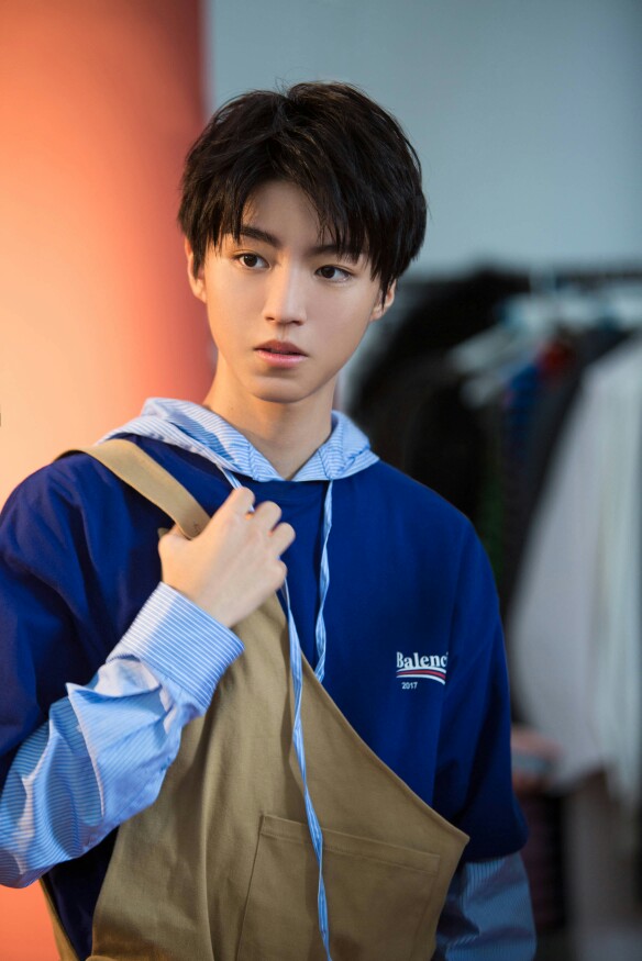 王俊凯 #tfboys 红秀杂志拍摄花絮 高清 帅气