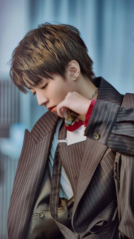 王俊凯 #tfboys 红秀杂志拍摄花絮 高清 帅气