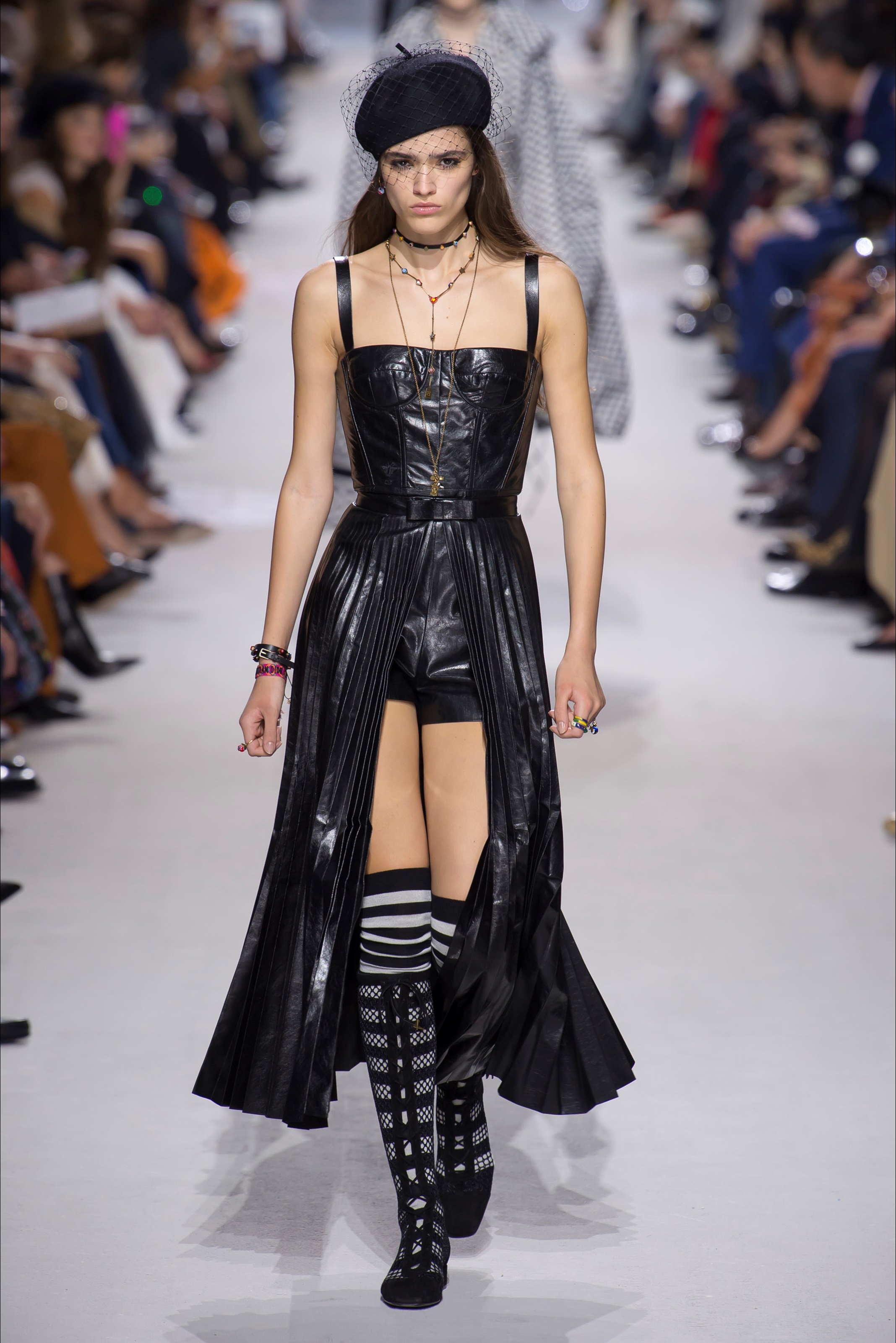 christian dior sports,christiandior christian dior(迪奥)于巴黎时装周发布2018春夏系列