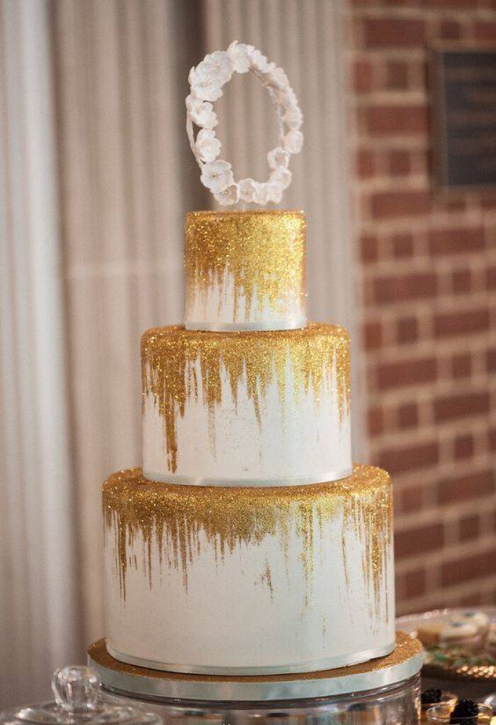 金色婚礼蛋糕,可简约也可极尽奢华!