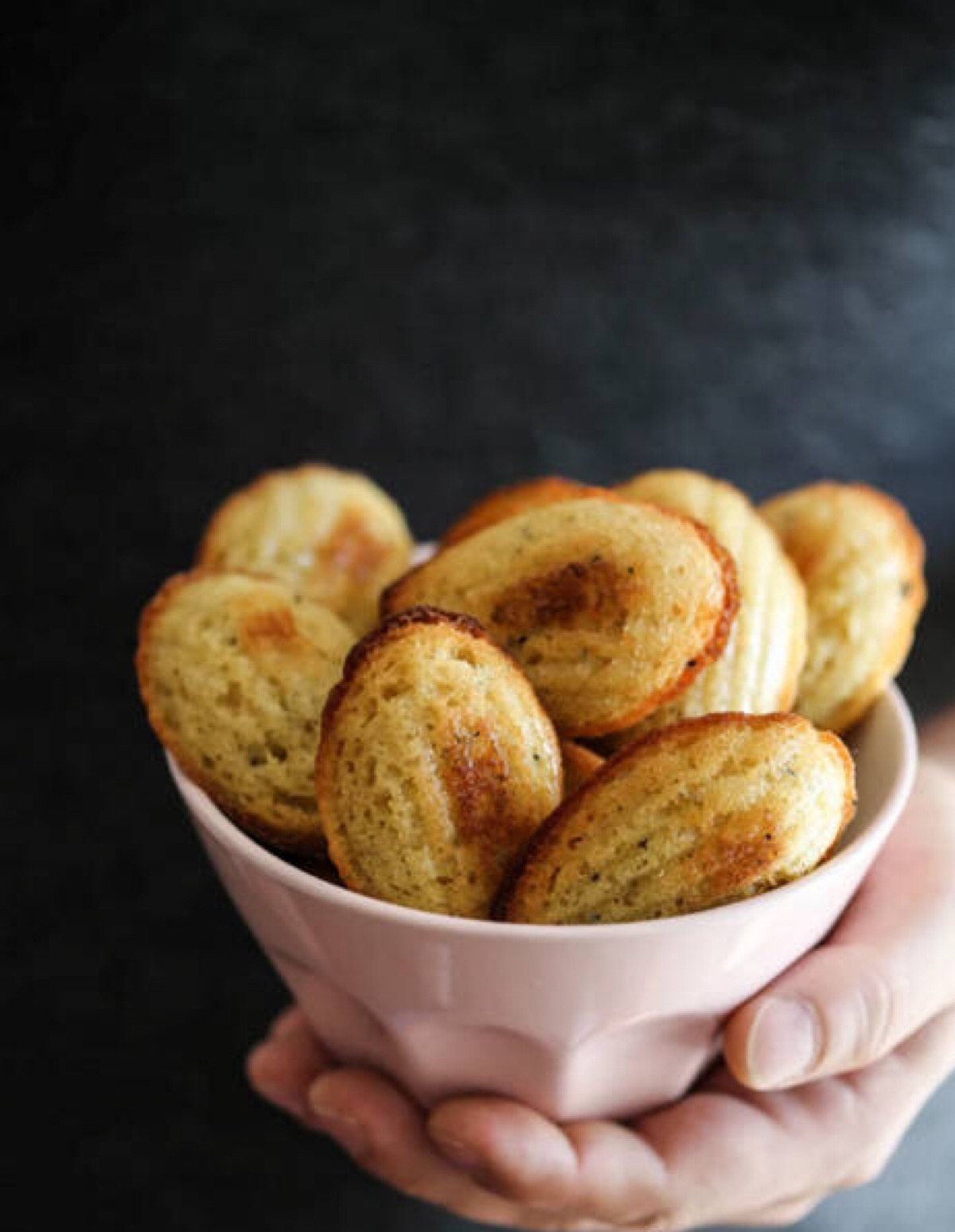 玛德莲这个名字源于法国名字magdalen.