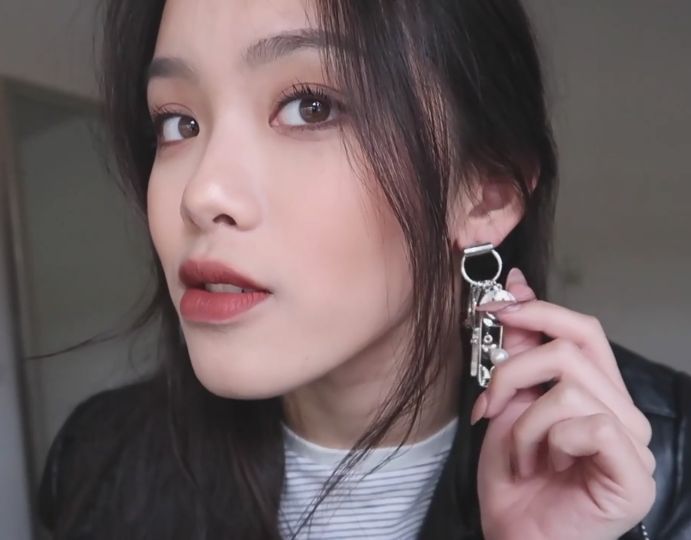 最近我很喜欢的欧美美妆博主hyulari,真的这种精致干净大气的妆容真的
