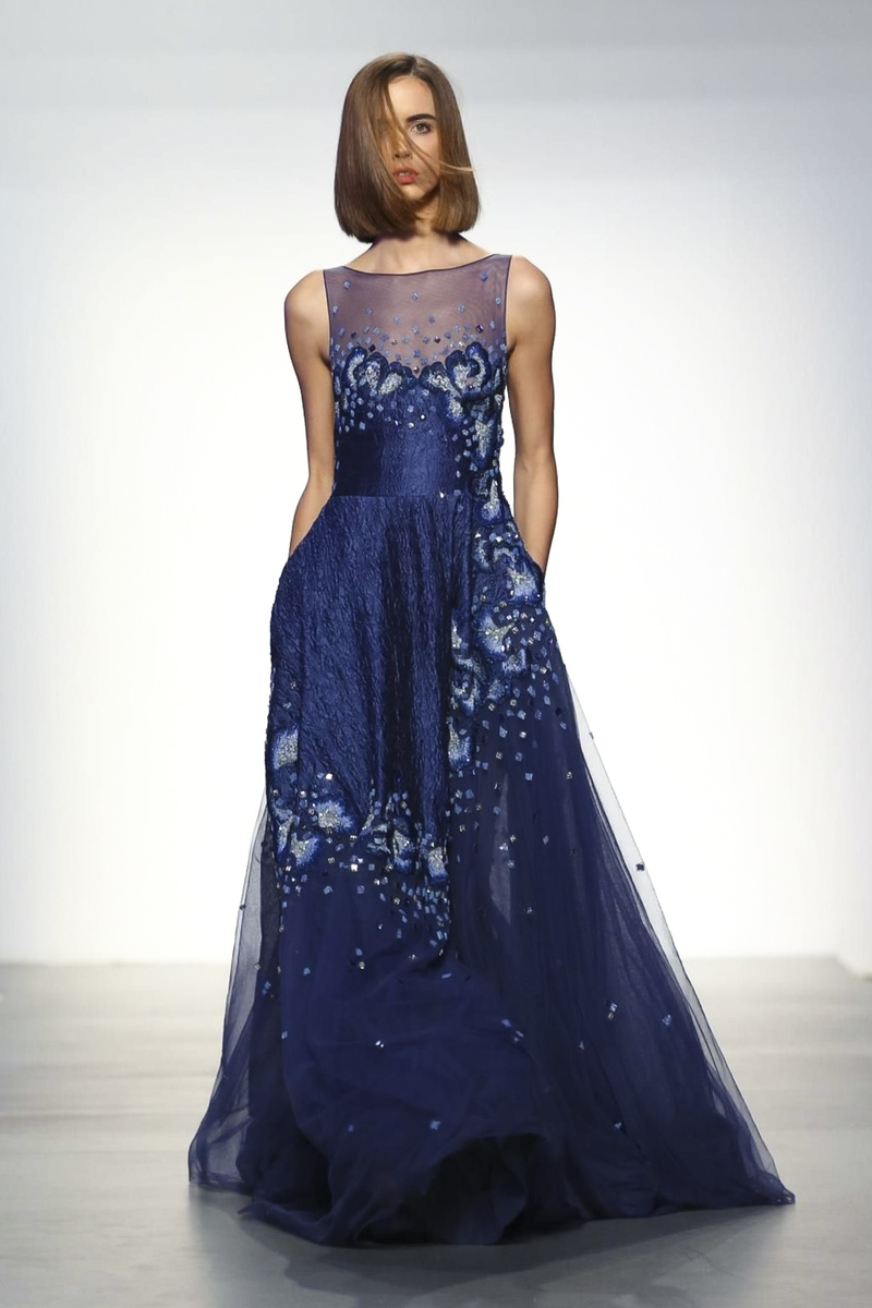 tony ward(托尼·瓦德)2018迪拜时装周春夏高定系列