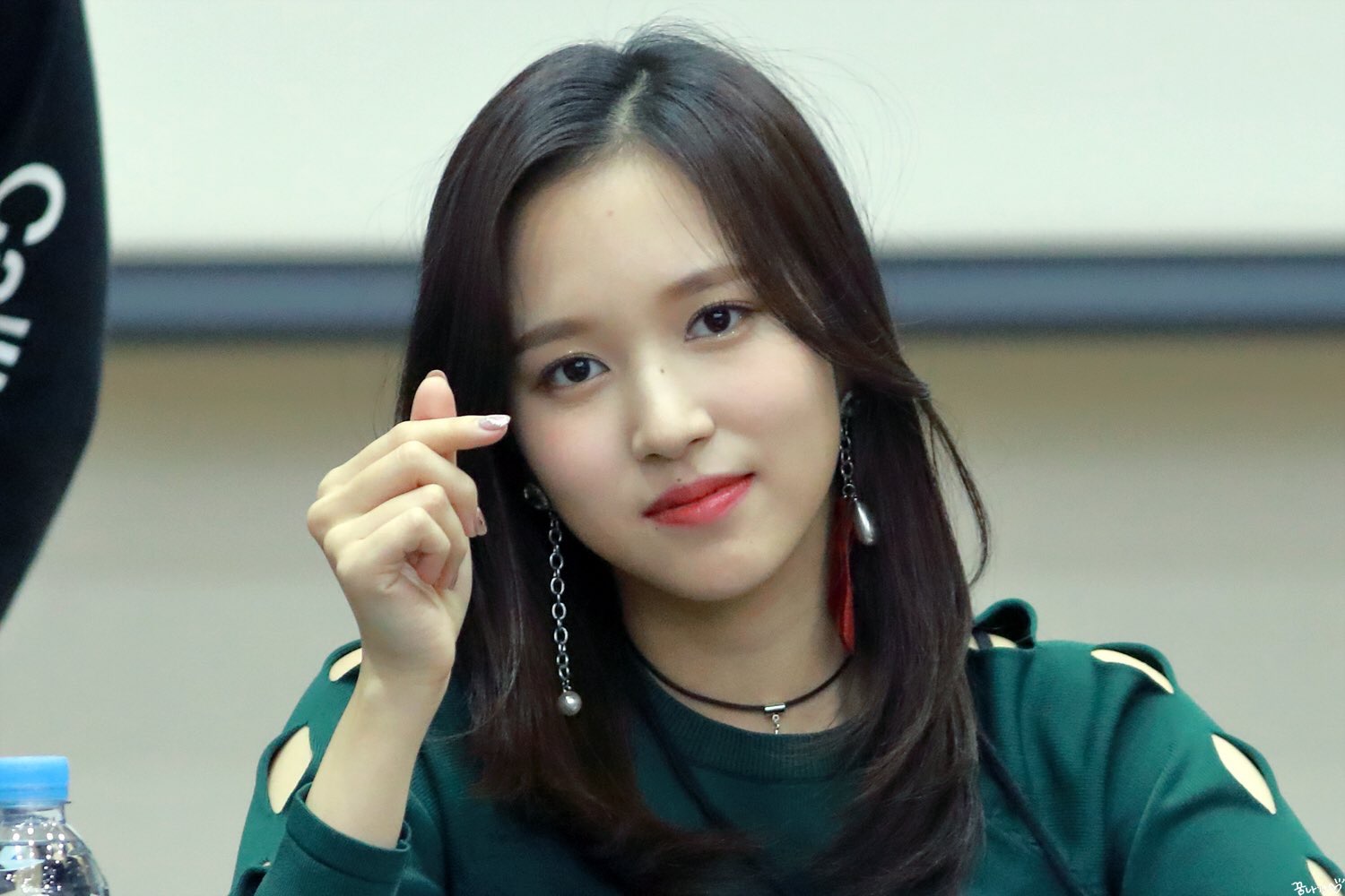 名井南 mina 1997年3月24日出生于美国德州圣安东尼