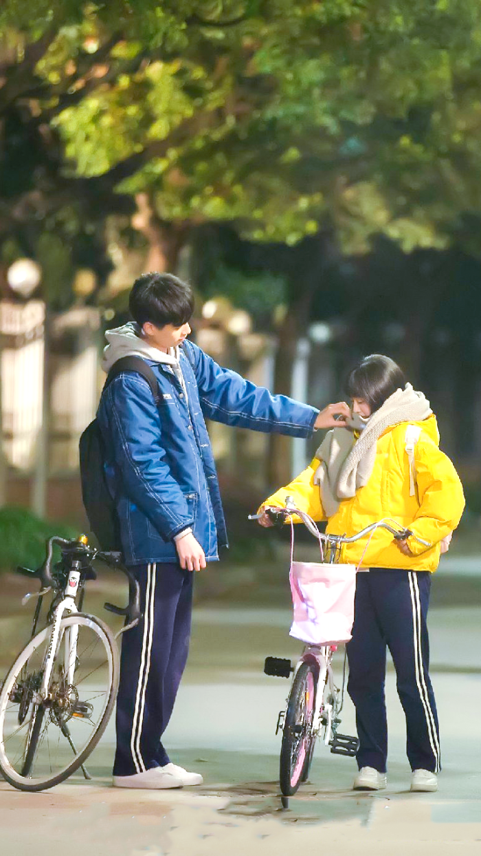 致我们单纯的小美好# 壁纸(cr:望川鲸)