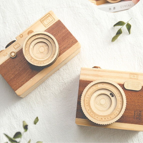 日式家居装饰品北欧木质制照相机收纳笔筒音乐盒创意生日毕业礼物