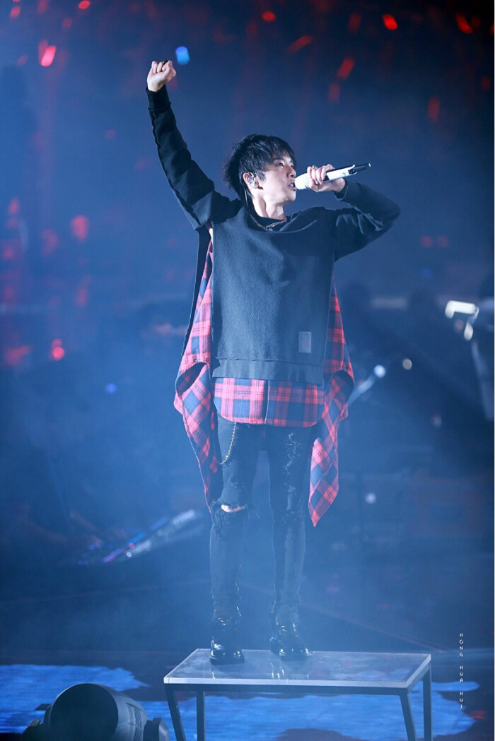 华晨宇 2017火星演唱会 高清壁纸图片