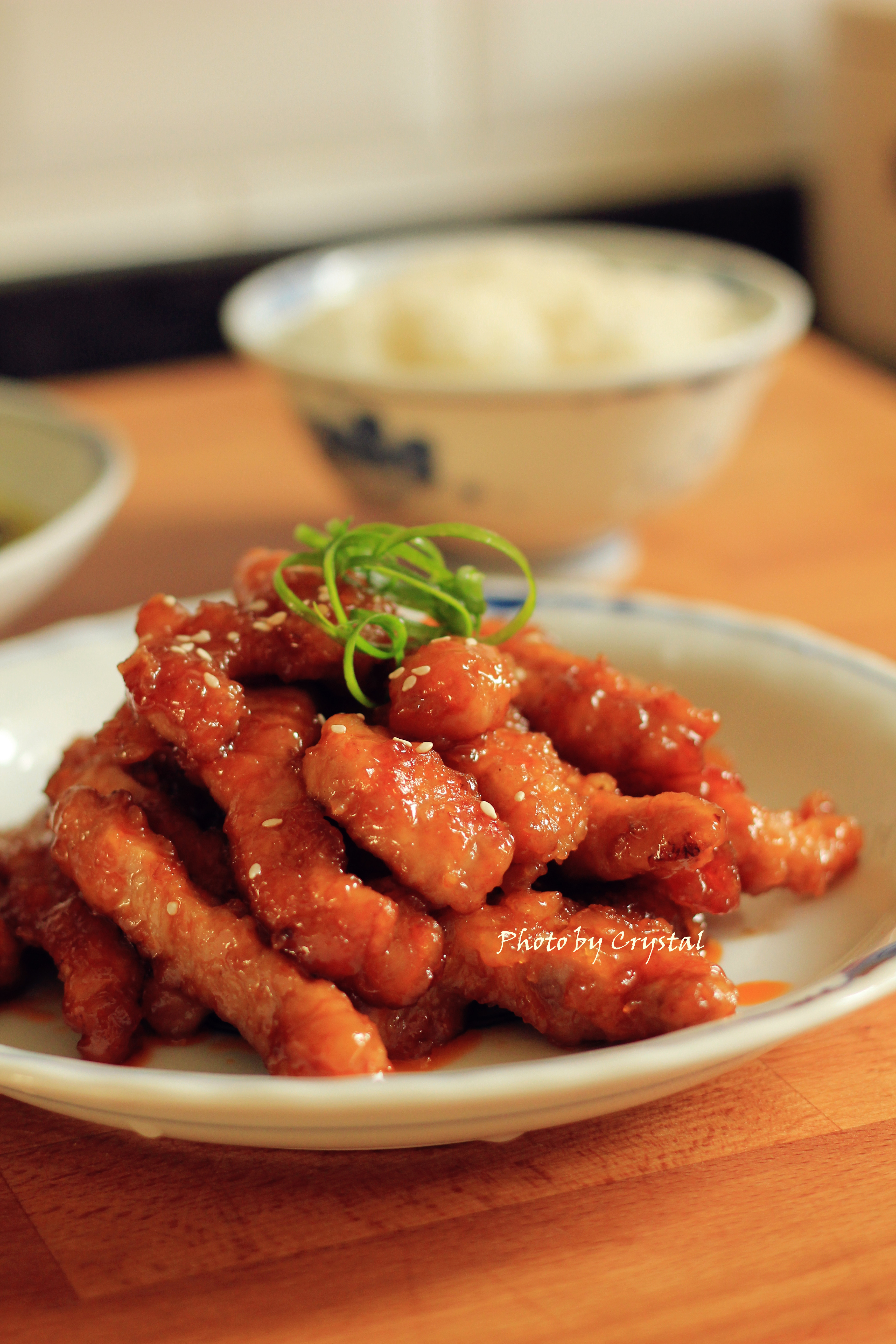 昨天与孩子的两人午餐,孩子因感冒,胃口不怎么好,烧了个茄汁排条,酸溜