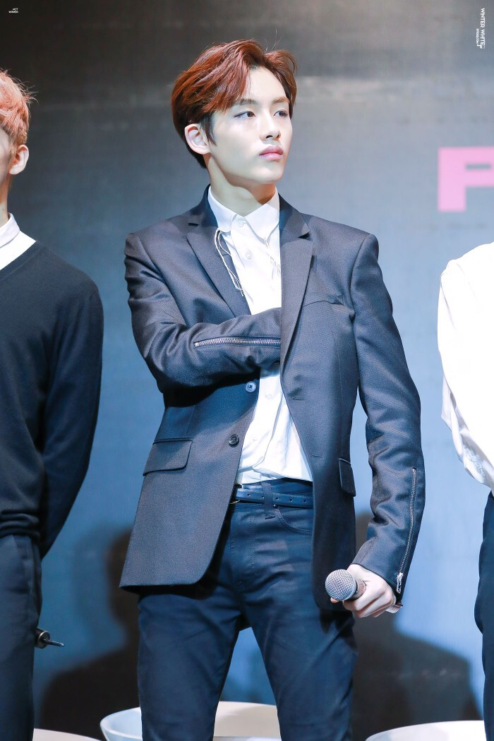 winwin董思成(〃ω)西装