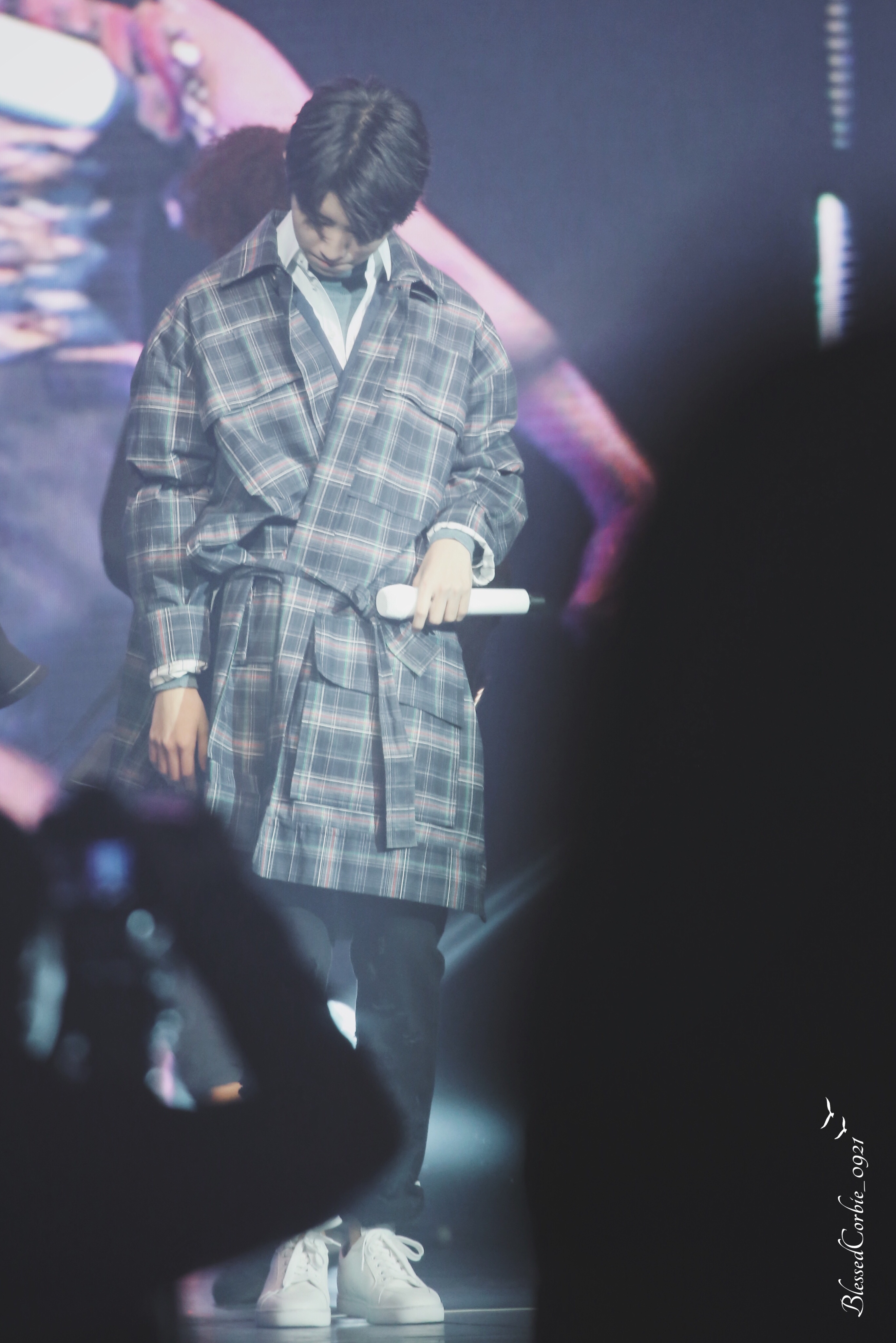王俊凯 171212 口碑1212超级狂欢派对 cr:logo