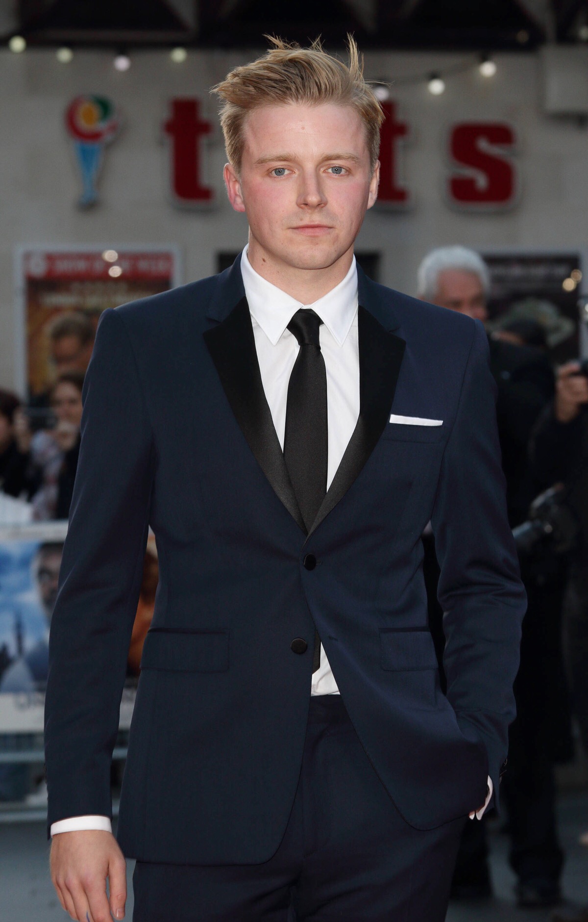 jack lowden图片