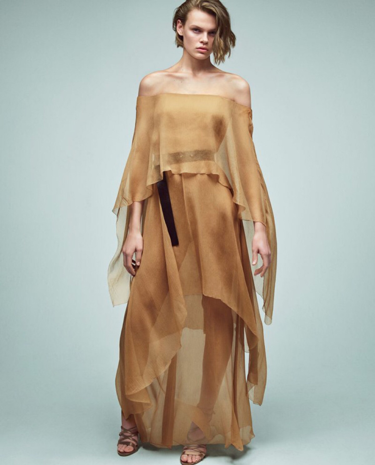 alberta ferretti(阿尔伯特·菲尔蒂)释出2018春夏系列广告大片