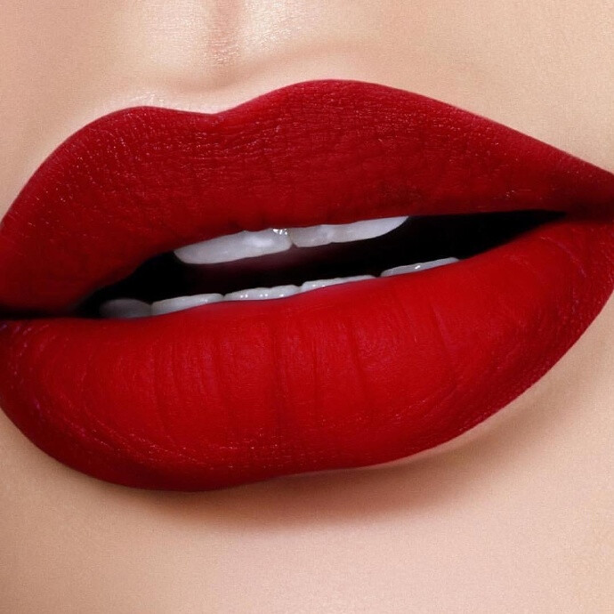 print your color on the lips