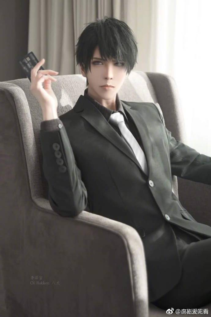 cosplay恋与制作人,黑saber泳装cos 恋与制作人 cos李泽言