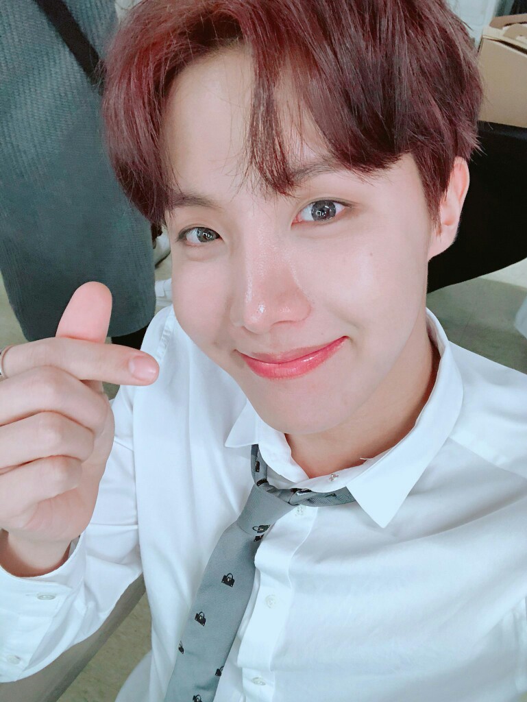 郑号锡jhope