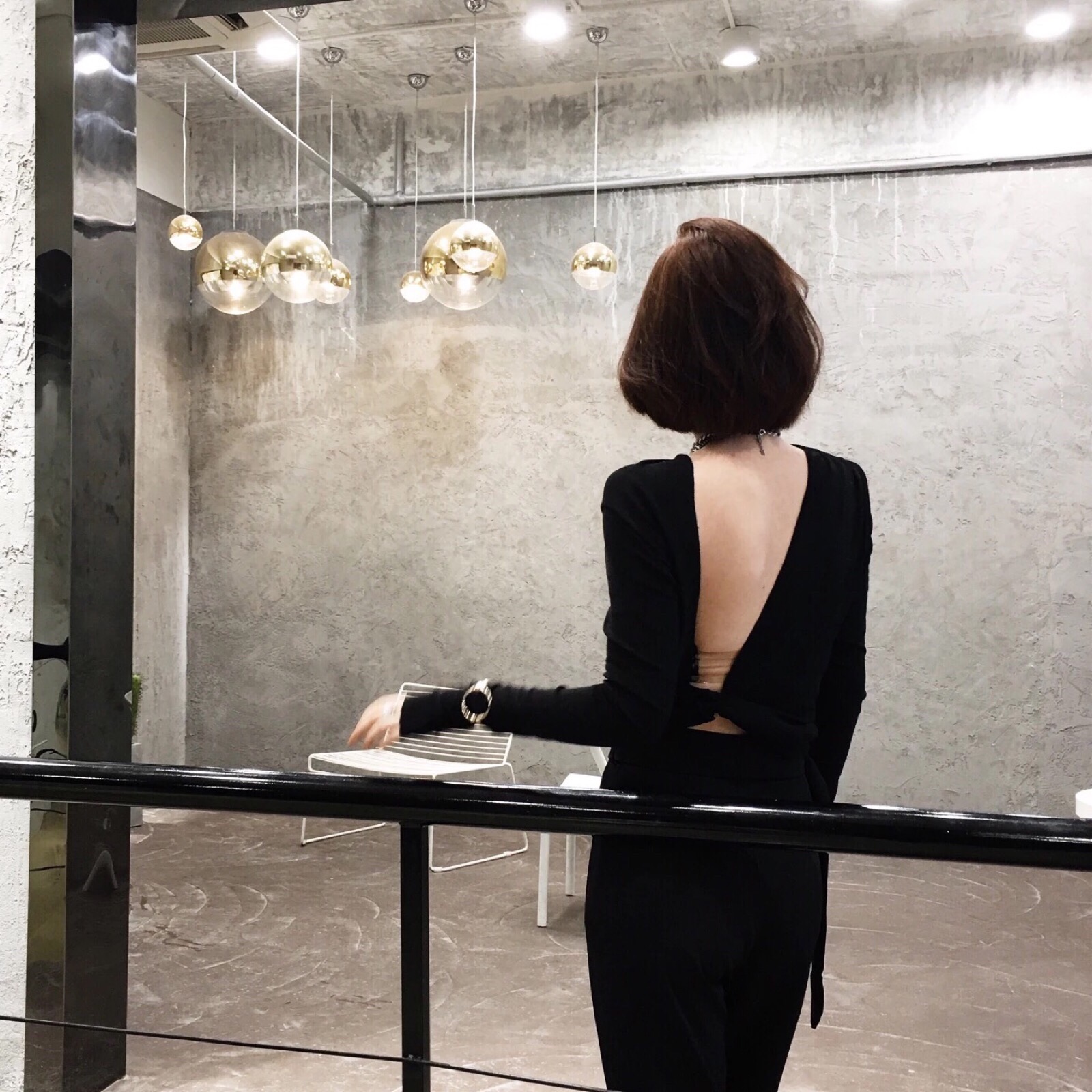 女头,背影,by.楼语烟.